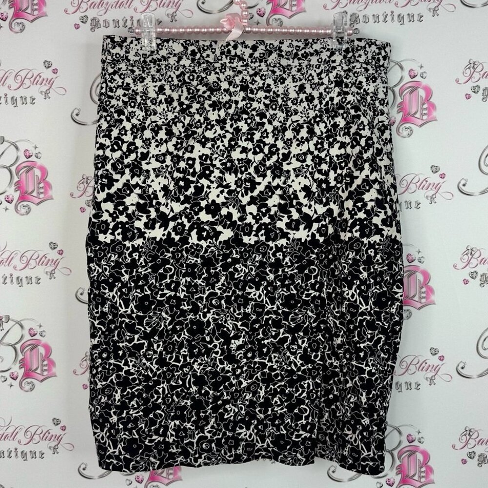 RW&CO. Skirt flowers color block Black and White Floral Pencil Skirt